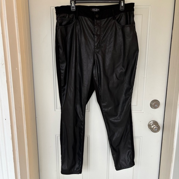 Judy Blue Black Faux Leather Skinny Pants Size 20W - Picture 4 of 8